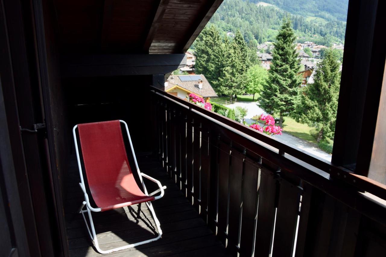 Hotel Ferrari Pinzolo Bagian luar foto