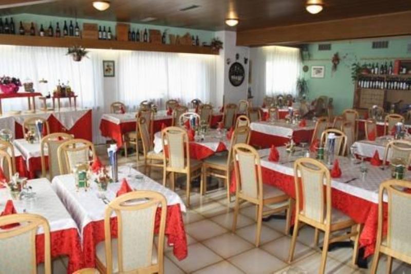 Hotel Ferrari Pinzolo Bagian luar foto