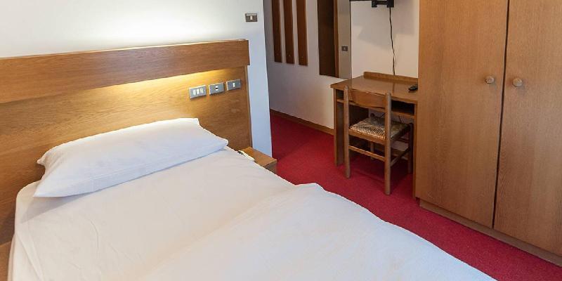 Hotel Ferrari Pinzolo Bagian luar foto